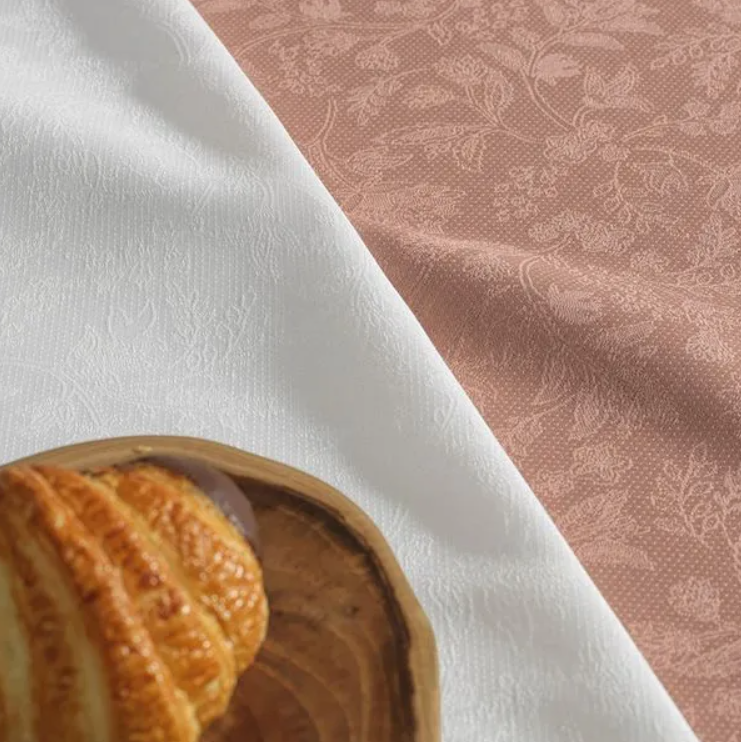 Toalha de Mesa Quadrada Delicata Rosa Vintage