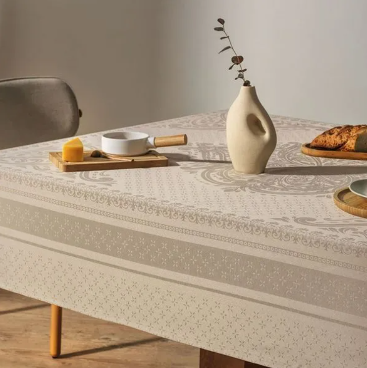 Toalha de Mesa Retangular Lesier Pérola