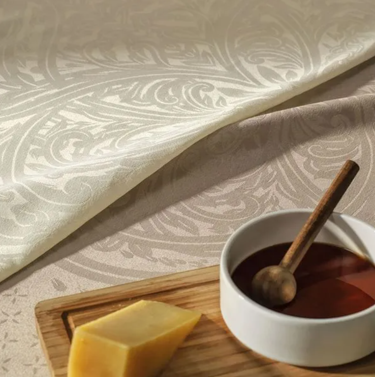 Toalha de Mesa Retangular Lesier Pérola