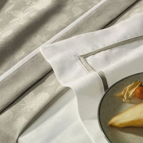 Toalha de Mesa Retangular Antoni Cinza/Branco