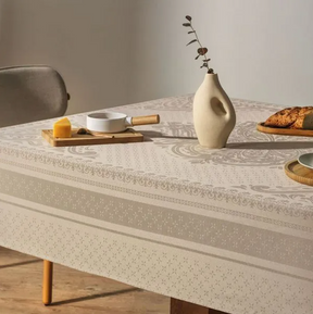 Toalha de Mesa Retangular Lesier Noz Moscada